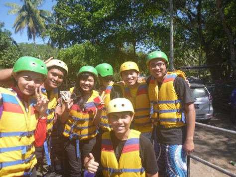 body rafting di Green Canyone Pangandaran