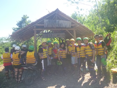 body rafting di Green Canyone Pangandaran