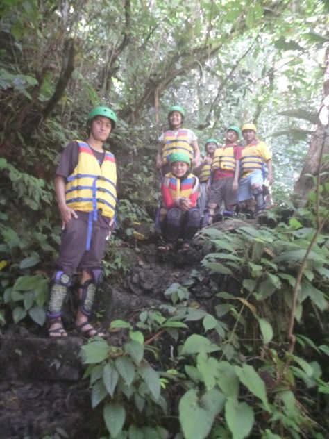 body rafting di Green Canyone Pangandaran